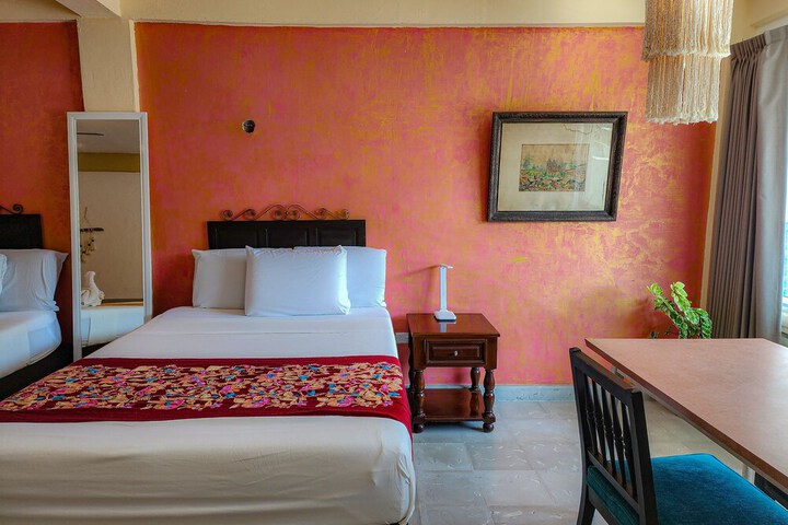 Room 100 of 172