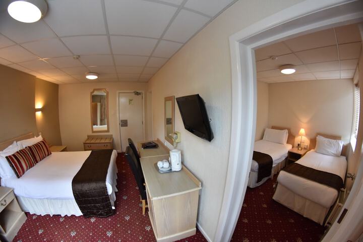 Room 9 of 50