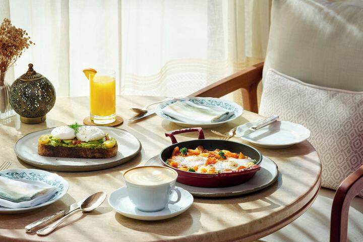 Breakfast/Coffee Service 100 of 118