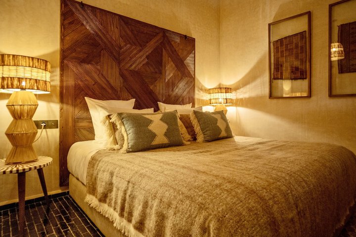 Room 9 of 80