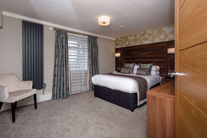 Room 16 of 64