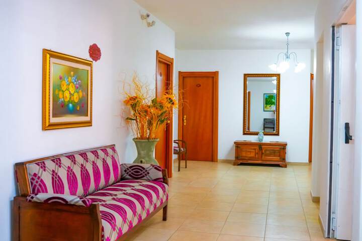 Ballroom/Hall 53 of 82