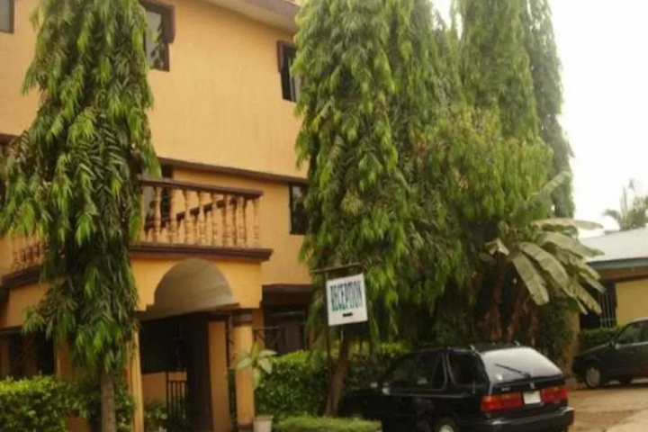 Tobis Hotel & Gardens
