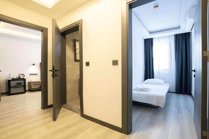 Room 8 of 35