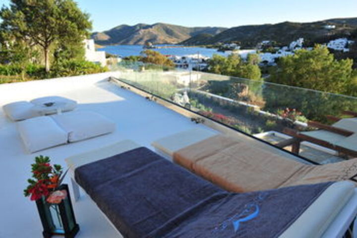 Sundeck 27 of 29
