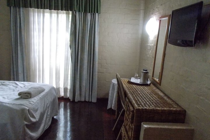 Room 8 of 37