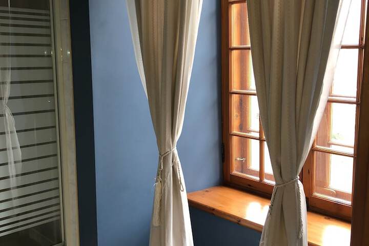 1 Queen Bed (10 of 43)