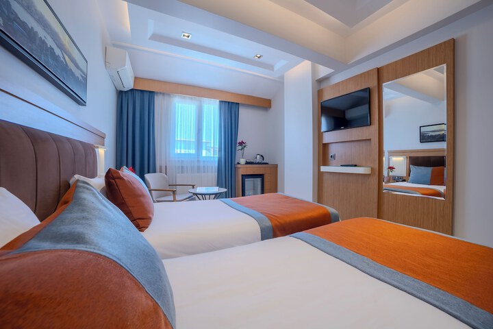 Room 25 of 66