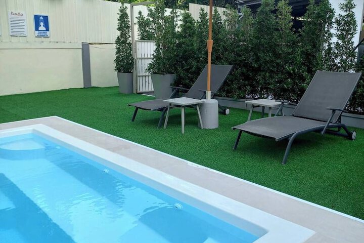 Pool 40 of 63