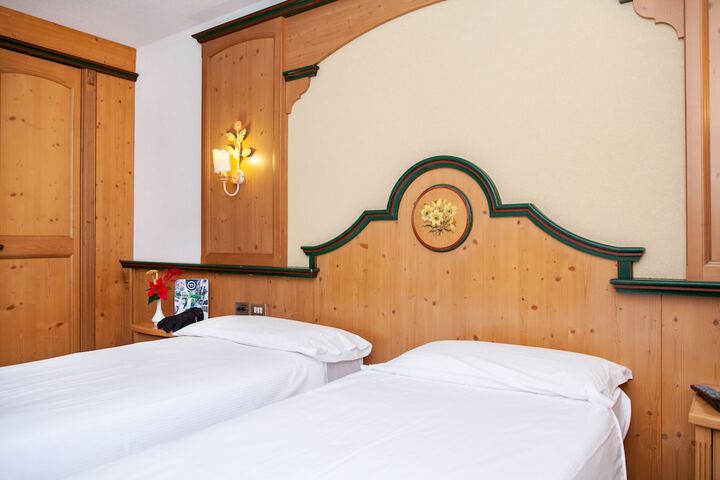 Room 16 of 47