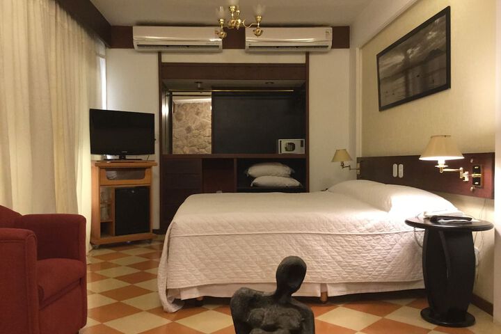 Room 4 of 44