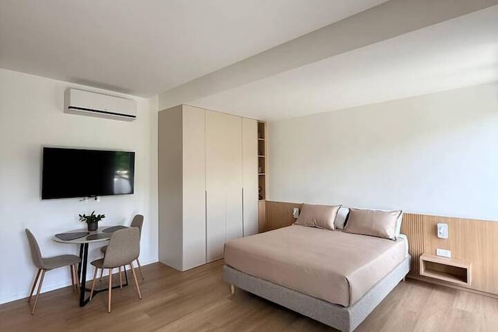 Room 14 of 42