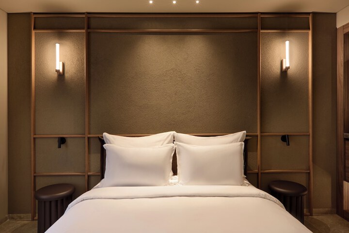 Room 12 of 23