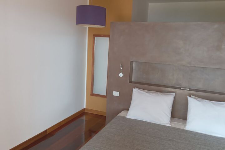Room 14 of 108