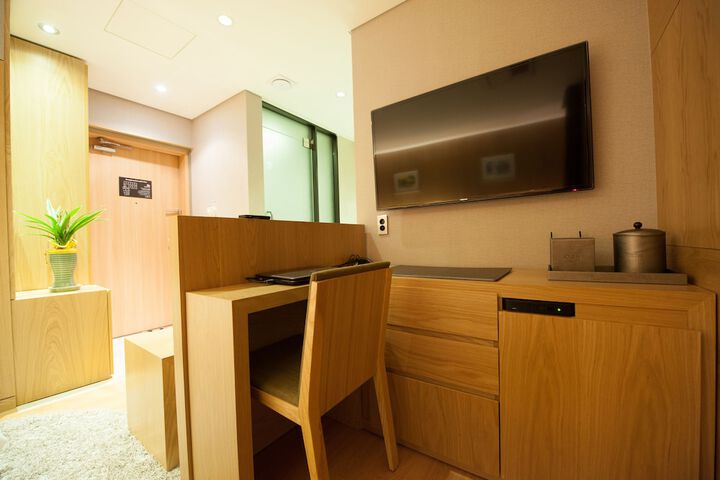 Room 48 of 84