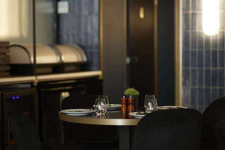 Dining 58 of 92