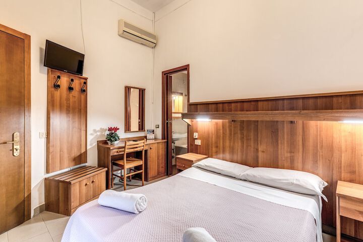Room 5 of 31