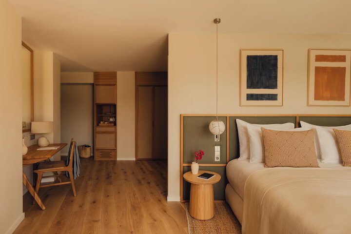 Room 14 of 74