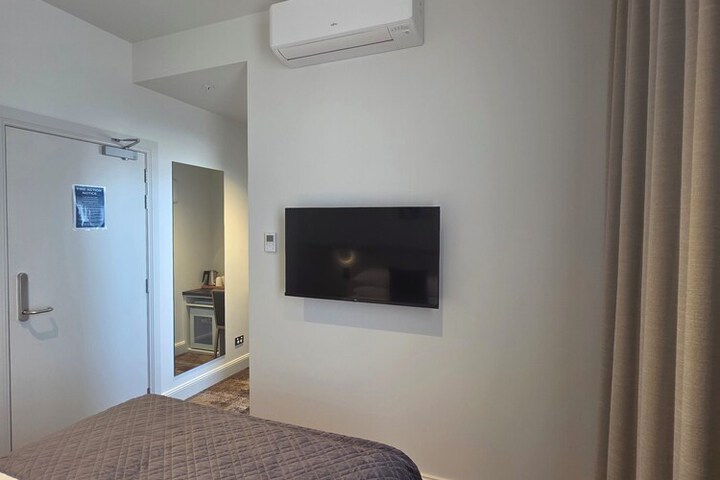 Room 27 of 53