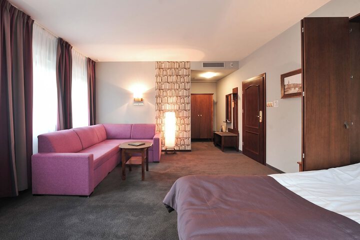 Room 11 of 47