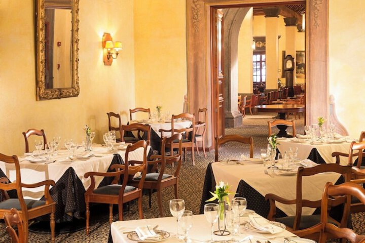 Dining 112 of 170