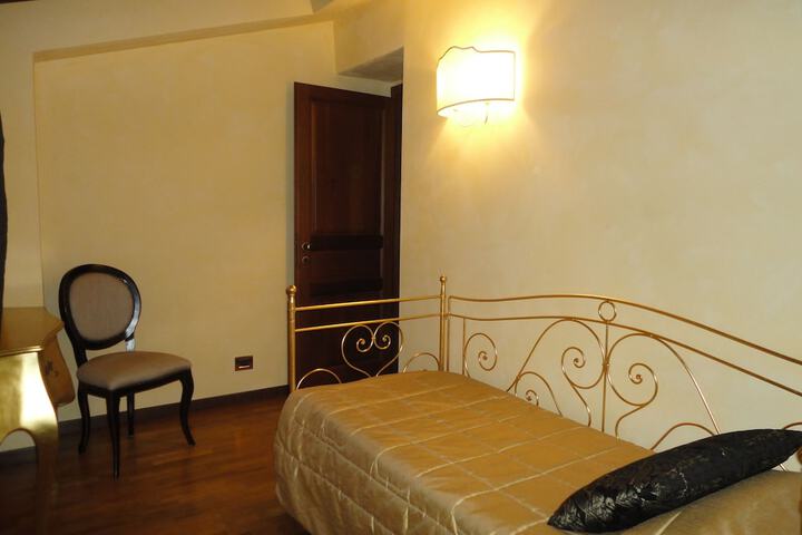 Room 9 of 95