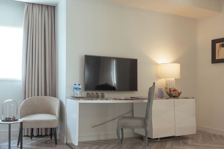 Room 16 of 50