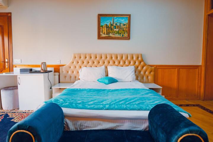 Room 14 of 24