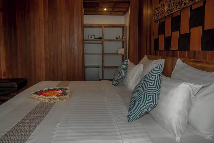Room 18 of 109