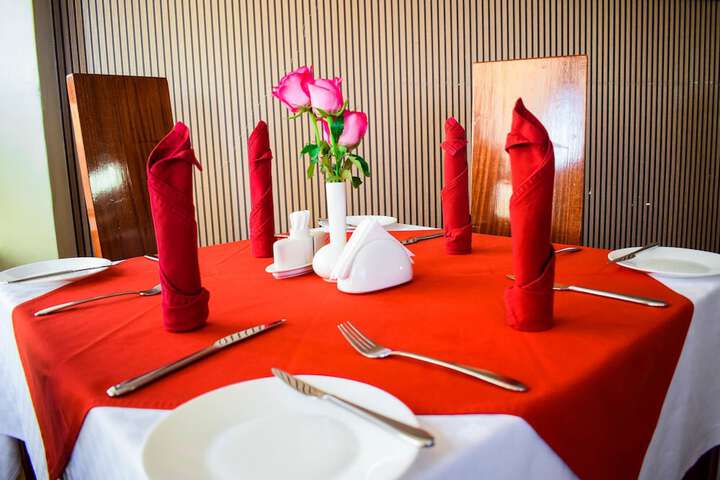 Dining 36 of 71
