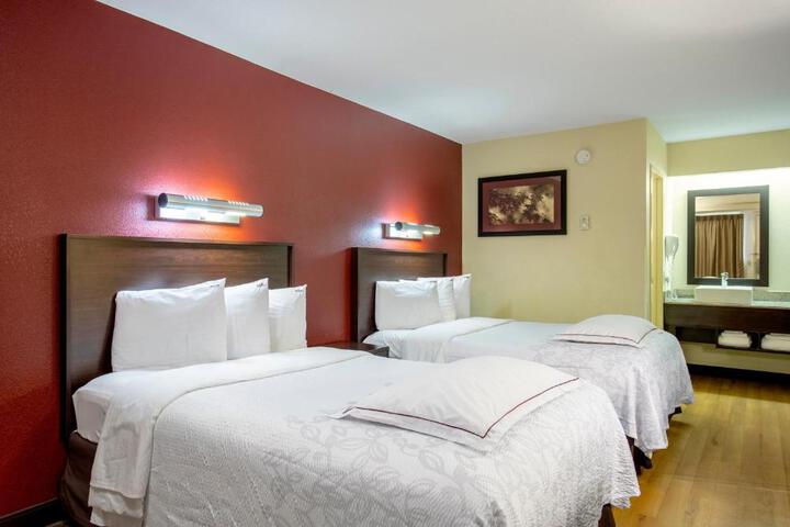 2 Double Beds (9 of 9)