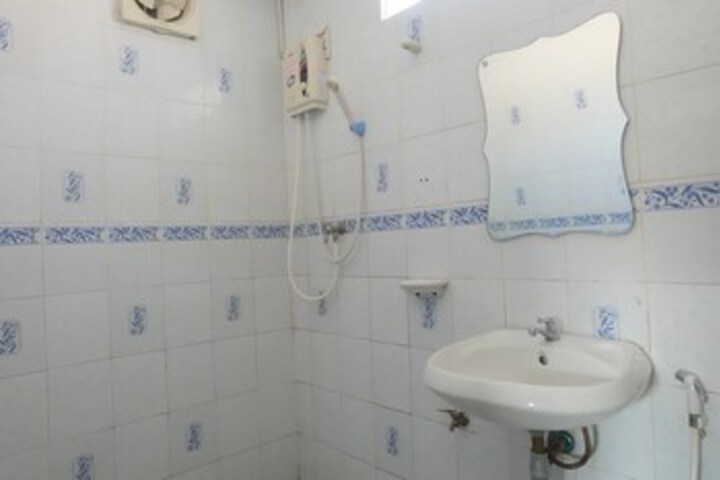 Room 3 of 28