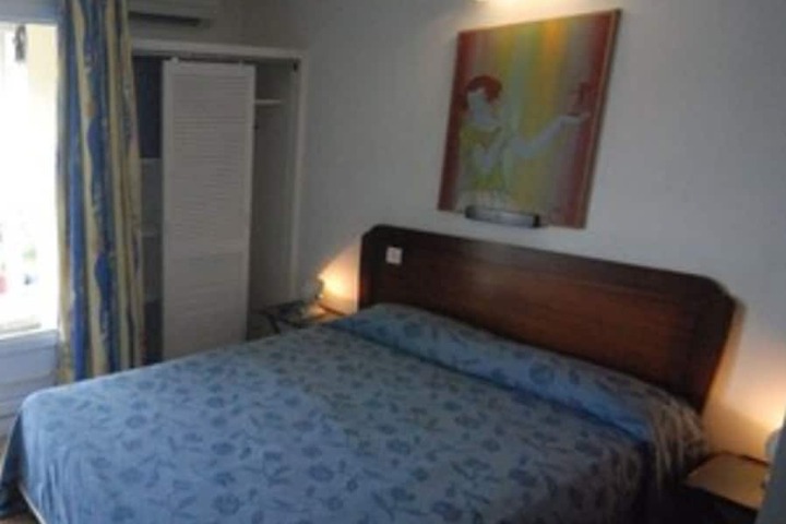 Room 17 of 93