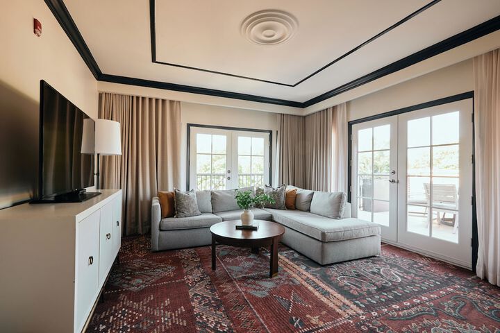 Standard | King Bed (9 of 18)