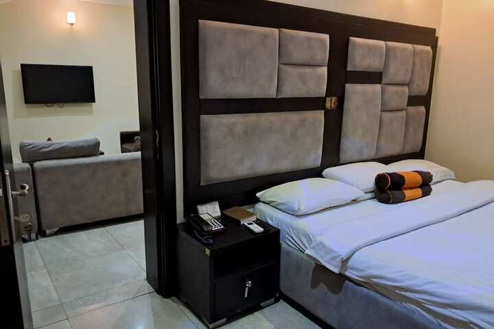 Room 8 of 23