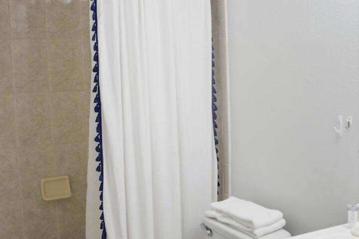 Room 3 of 133