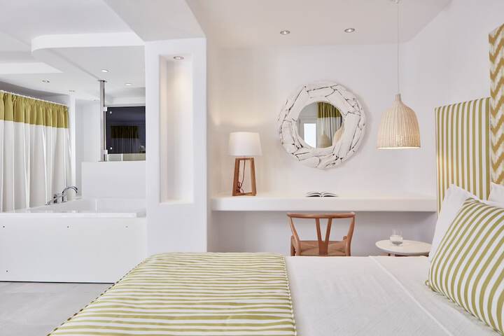 Room 32 of 100