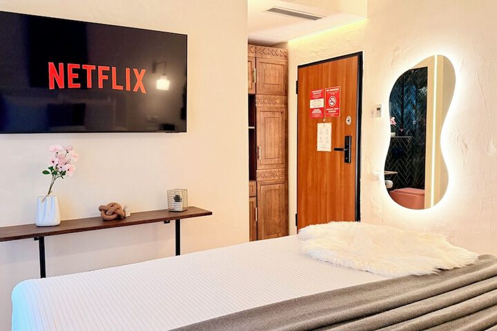 Room 14 of 175