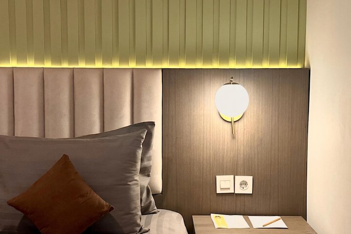 Room 13 of 49