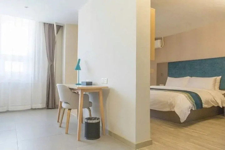 Room 3 of 17