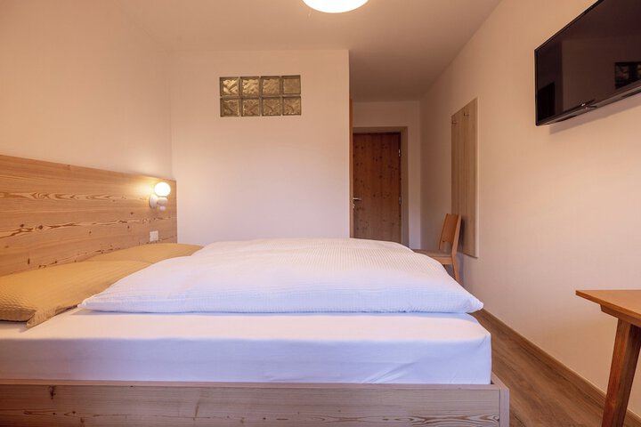 Room 14 of 38