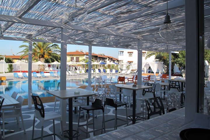 Hotel Pool