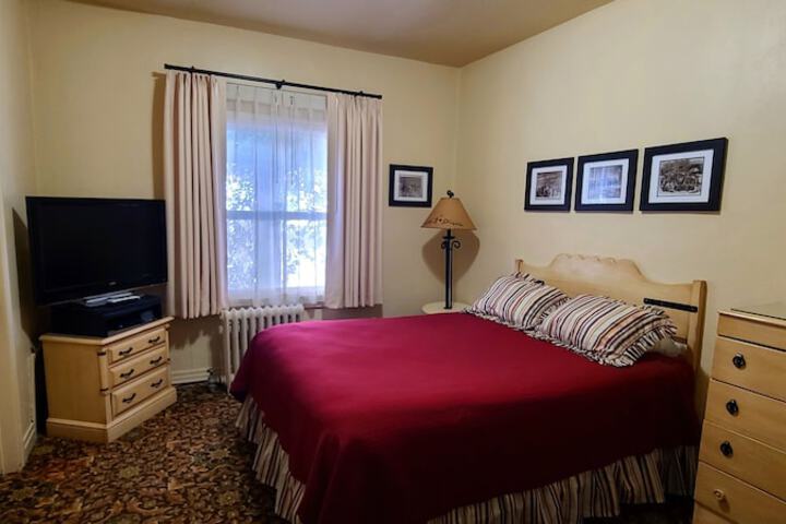 Room 4 of 13