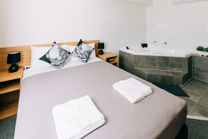 Room 6 of 21