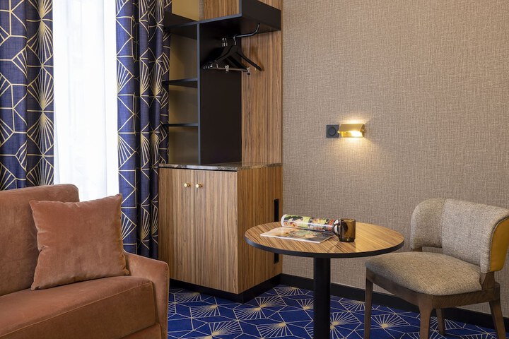 Room 42 of 84
