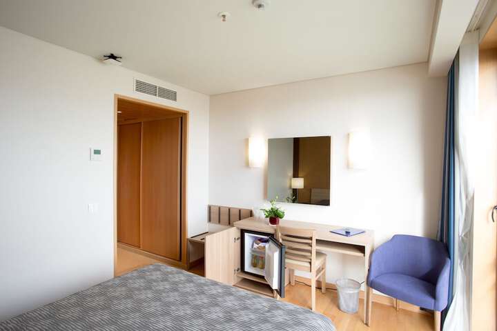 Room 4 of 55