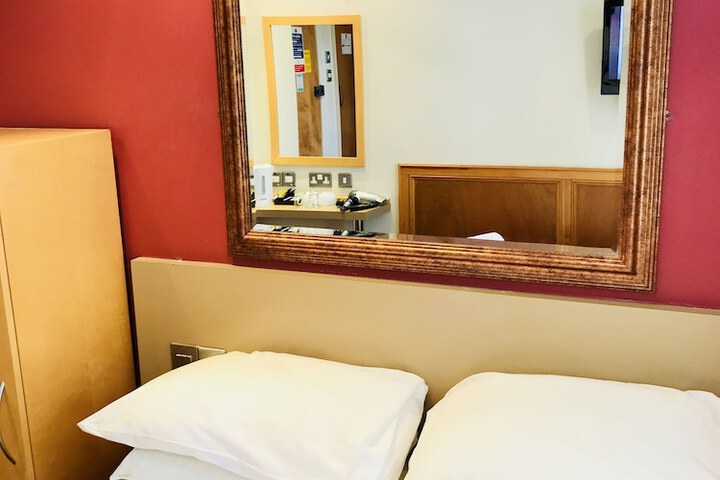 Room 39 of 71