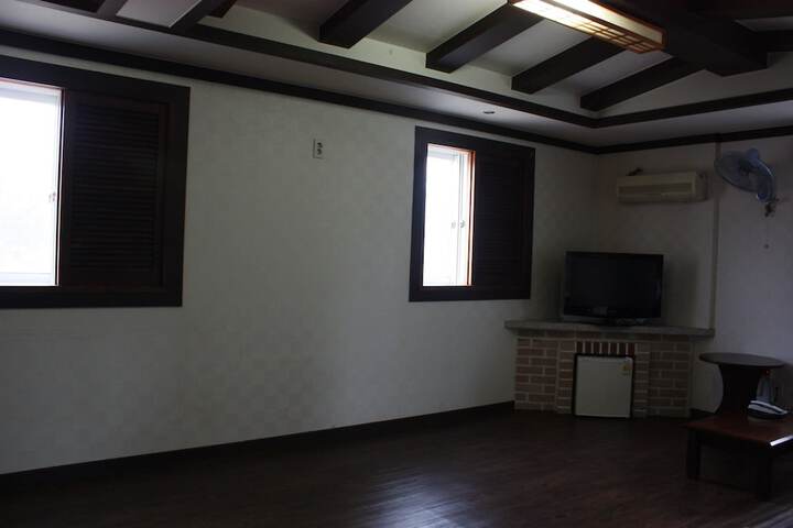 Room 15 of 39