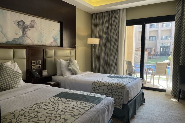 Room 25 of 134
