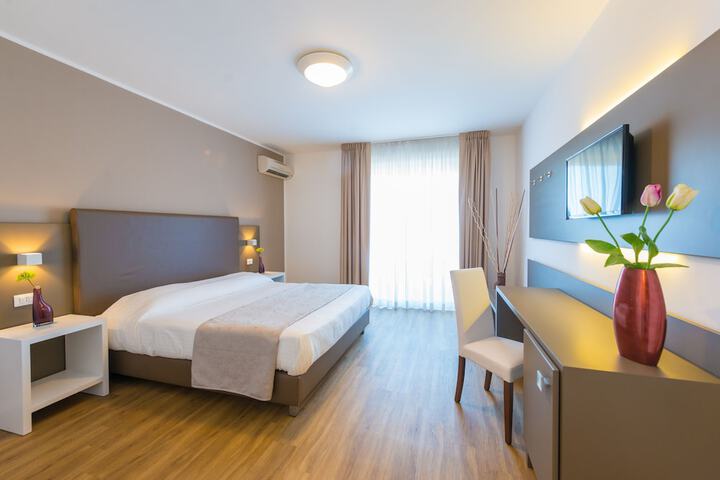 Room 16 of 58